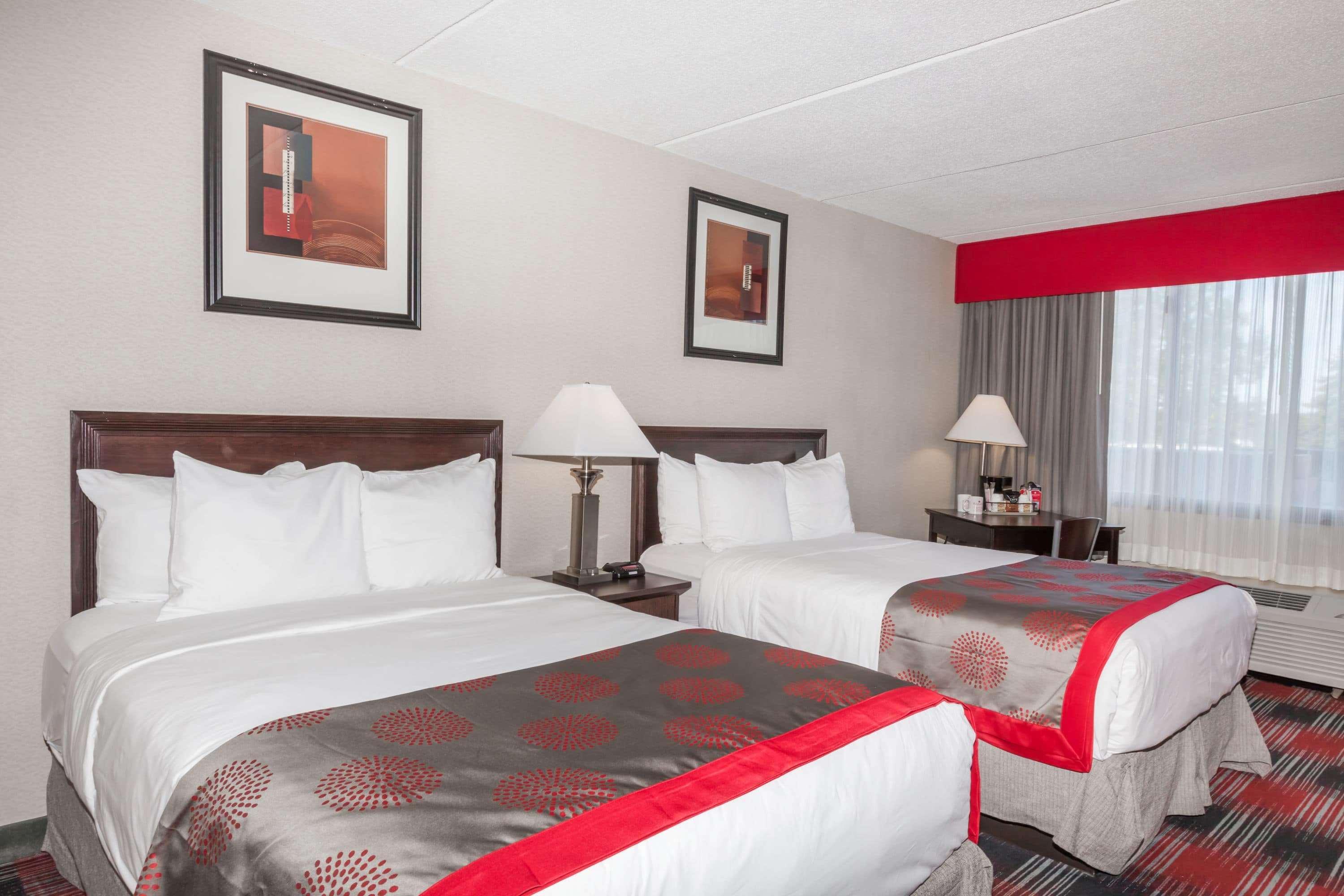 Ramada Plaza By Wyndham Albany Hotell Exteriör bild